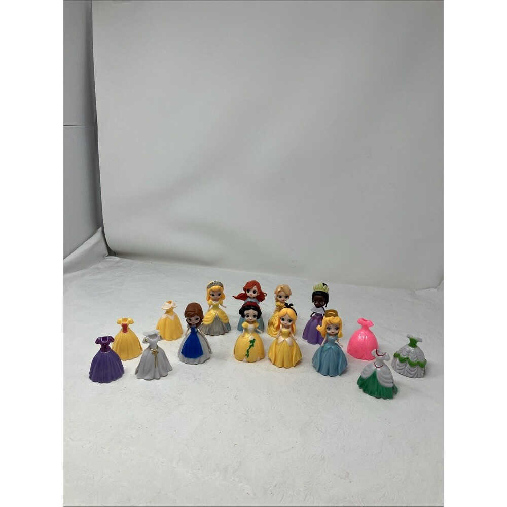 Q Posket Disney Princess Doll Set of 8 w Clip On Dresses & 7 Extra Dresses